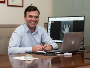 Ορθοπαιδικός Χειρούργος MD, Msc, Επιστημονικά υπεύθυνος Ιατρείου Άνω άκρου - Μικρόχειρουργικής της Κλινικής Metropolitan General