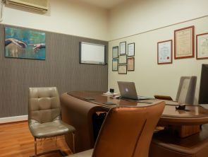 Ορθοπαιδικός Χειρούργος MD, Msc, Επιστημονικά υπεύθυνος Ιατρείου Άνω άκρου - Μικρόχειρουργικής της Κλινικής Metropolitan General